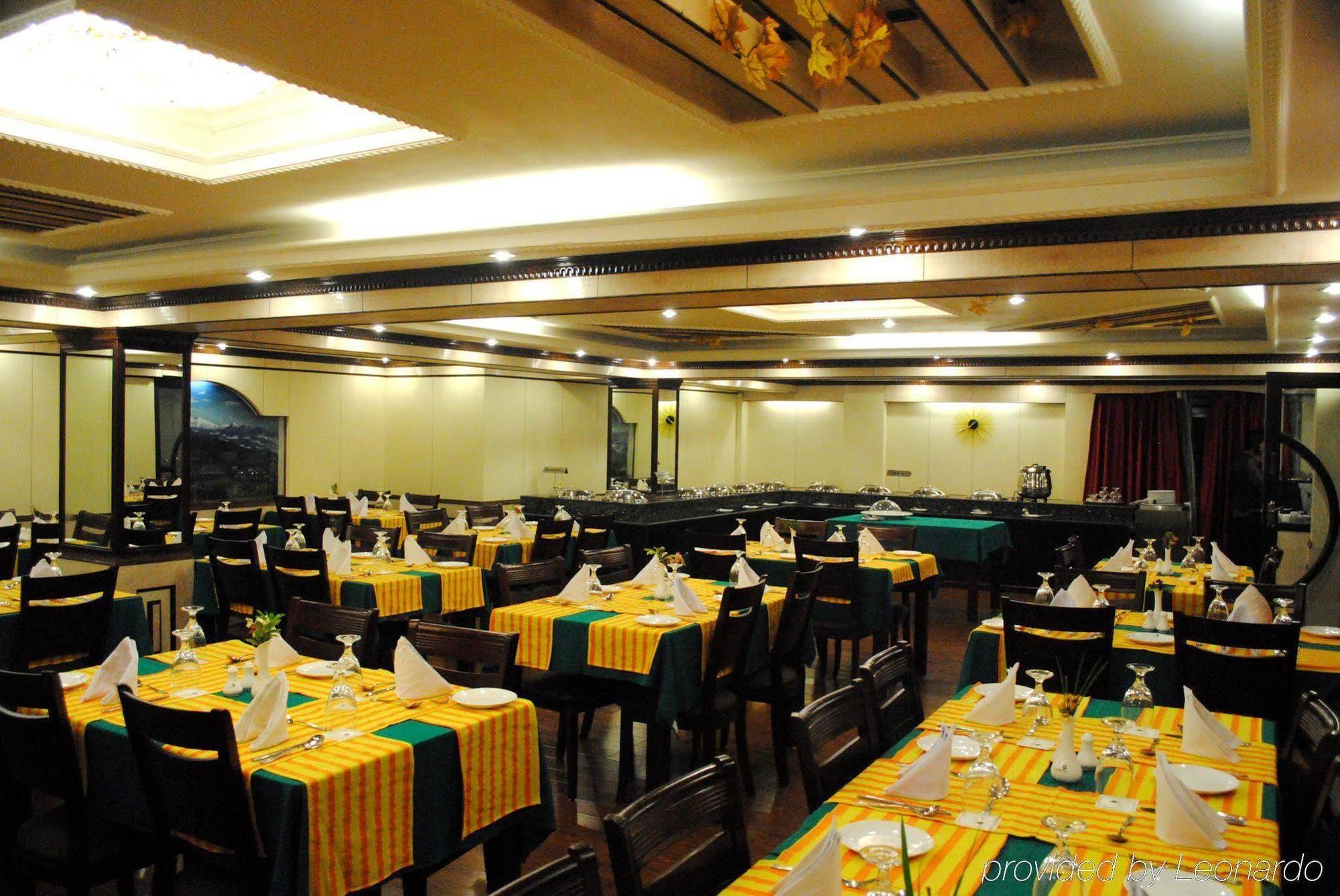 R.J.Resorts Darjeeling  Restaurant billede